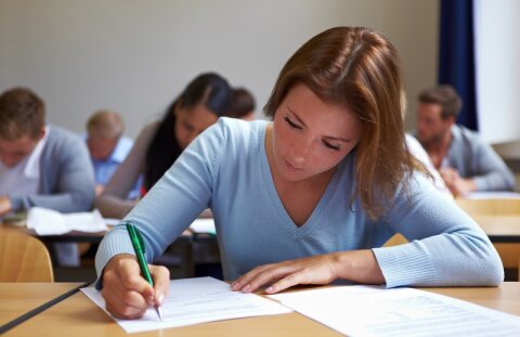 Xaricdə ali təhsil alanlar Bakıda imtahan verəcəklər