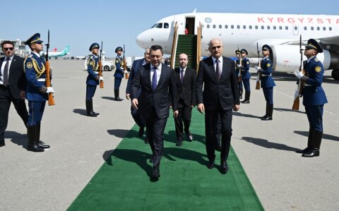 Qırğızıstan Prezidenti Azərbaycana dövlət səfərinə gəlib -