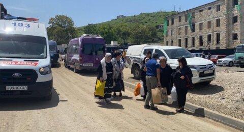 Növbəti 15 ailəlik köç karvanı Şuşaya çatıb, onlara açarlar təqdim olunub -