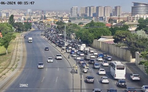 Bakının bəzi yollarında tıxac yaranıb -