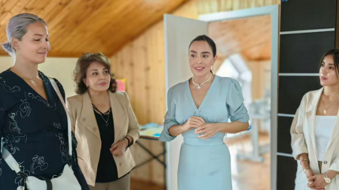 Leyla Əliyeva qadın və uşaq sığınacağını ziyarət edib -