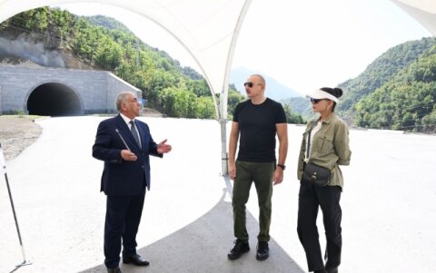 Prezidentlə xanımı Toğanalı-Kəlbəcər-İstisu yolundakı görülən işlərlə tanış oldu -