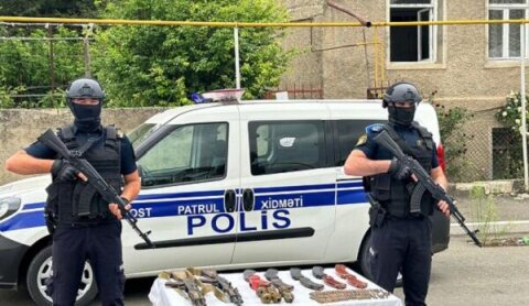 Xankəndidə 5 avtomat,