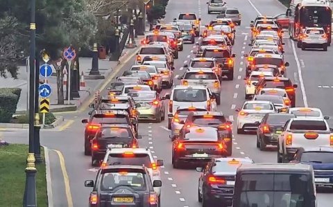Bakının bu yollarında sıxlıq var -
