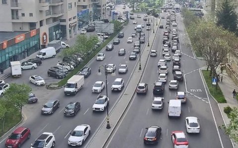 Bakının bu yollarında tıxac müşahidə edilir -