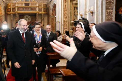 Paşinyanın allahsız keşişlərlə davam edən mübarizəsi – kilsəyə gözlənilən hücum -