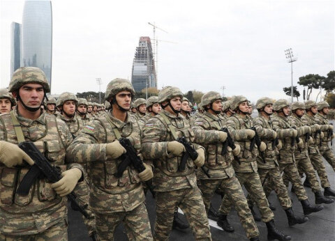 Azərbaycanda bu hərbçilərin yaş həddi ARTIRILIR