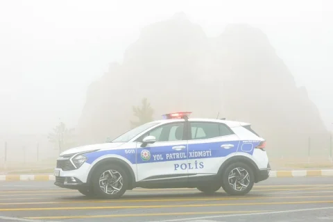 Dumanlı hava avtomobillərin hərəkətini çətinləşdirir, qəza riskini artırır