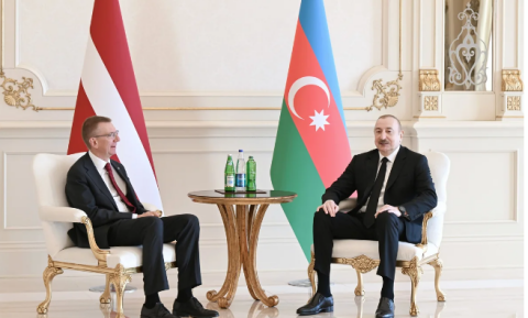 İlham Əliyevin Latviya Prezidenti ilə təkbətək görüşü olub