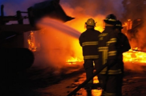 Ağcabədidə ev yanıb -