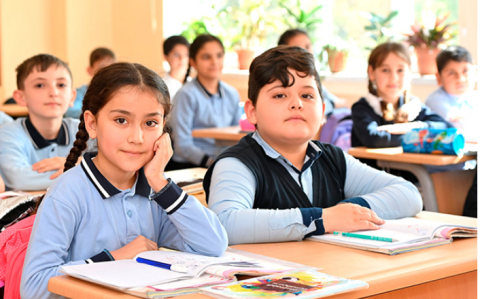 Təhsilini başqa dildə almaq istəyən şagirdlər üçün -