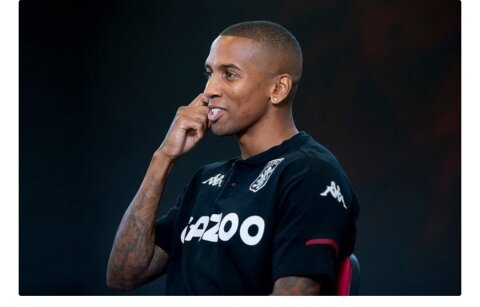 İngiltərə millisinin keçmiş futbolçusu Eşli Yanq karyerasını başa vurur