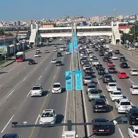 Bakıda 9 istiqamətdə tıxac müşahidə olunur