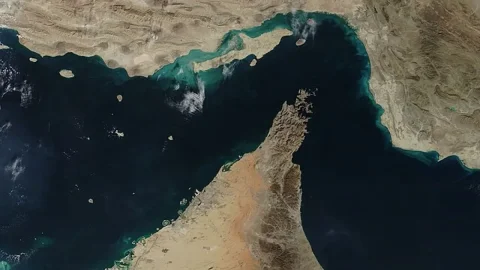 İraq Hörmüz boğazından neftin tranzitinə görə əhəmiyyətli endirimlər təklif edib