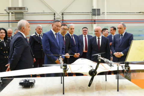 Monqolustanın Baş prokuroru Milli Aviasiya Akademiyasında olub