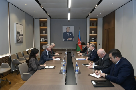Ceyhun Bayramov Birləşmiş Krallığın Azərbaycandakı səfiri Fergus Auld ilə görüşüb