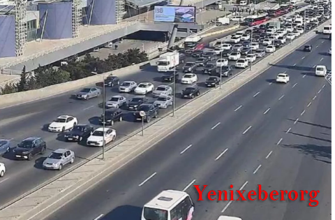 Bakının bir sıra yollarında tıxac yaranıb