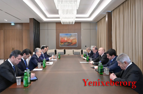 İlham Əliyev Özbəkistan Prezidenti Şavkat Mirziyoyevlə görüşüb